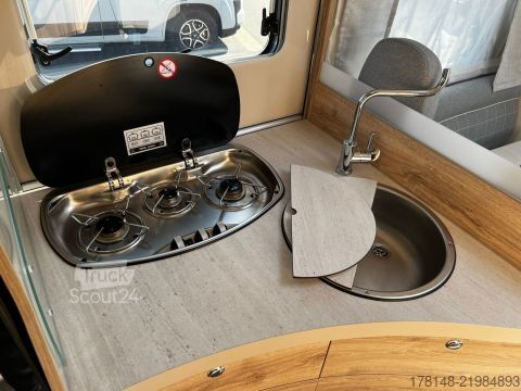 Каравана/кемпер Eura Mobil Profila T 696 EB