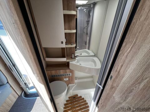 Каравана/кемпер Eura Mobil Profila T 696 EB