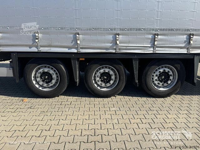 Naczepa otwarta z plandeką Schmitz Cargobull Curtainsider Mega