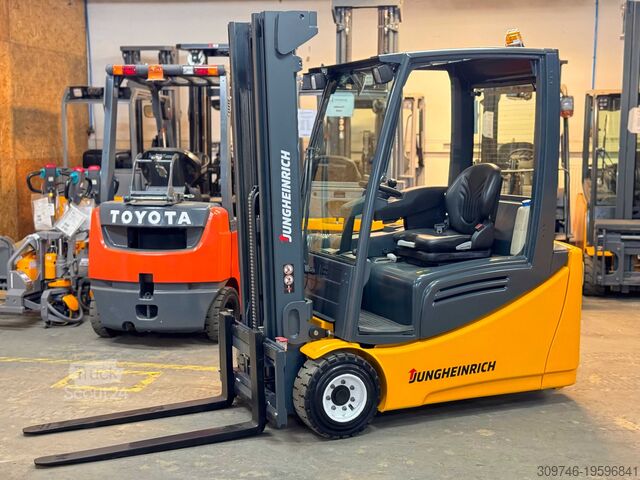 Elektrická tříkolka Jungheinrich EFG 216 - Service Neu - Batterie 84% -Triplex - 1,6t