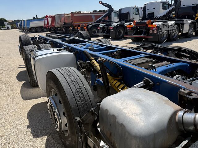 Podvozek nákladního auta SCANIA R470 Chassis 8x2 Retarder Euro3