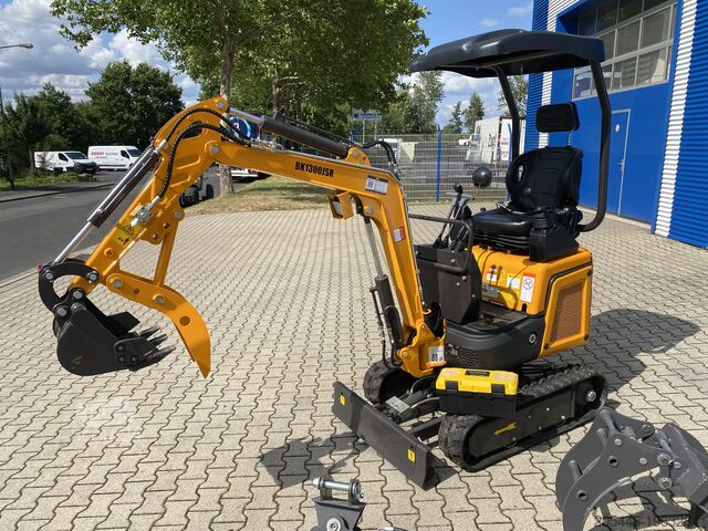 Mini excavator cu pachet mare de accesorii Berger Kraus BK1300JSR mit Kubota Motor + Schwenkarm