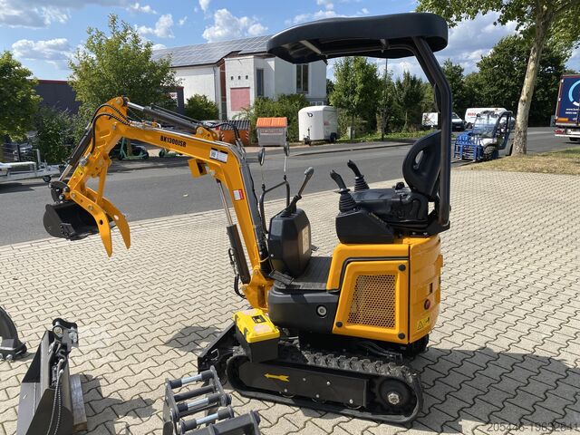 Mini excavator cu pachet mare de accesorii Berger Kraus BK1300JSR mit Kubota Motor + Schwenkarm