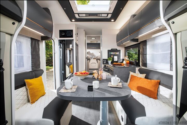 Félintegrált lakóautó Chausson 777