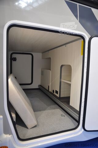 Félintegrált lakóautó Chausson 777