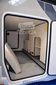 Félintegrált lakóautó Chausson 777