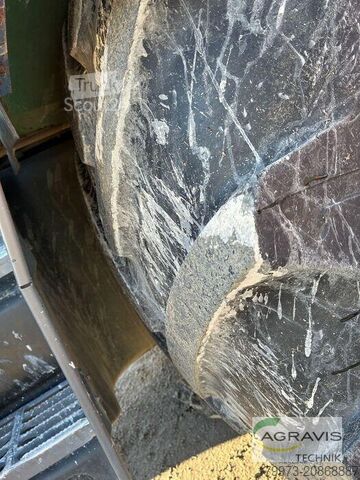 Tractor Fendt 820 VARIO