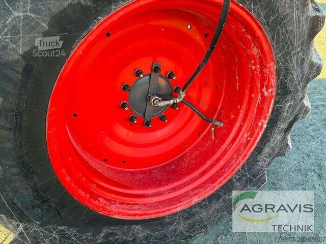 Tractor Fendt 820 VARIO