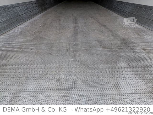 Hűtő félpótkocsi SCHMITZ CARGOBULL SCBS3B*5 Rohrbahnen*Fleischhang*Schmitz-Achsen*
