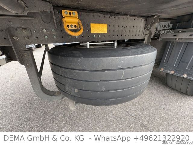Hűtő félpótkocsi SCHMITZ CARGOBULL SCBS3B*5 Rohrbahnen*Fleischhang*Schmitz-Achsen*