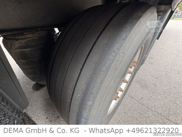 Hűtő félpótkocsi SCHMITZ CARGOBULL SCBS3B*5 Rohrbahnen*Fleischhang*Schmitz-Achsen*