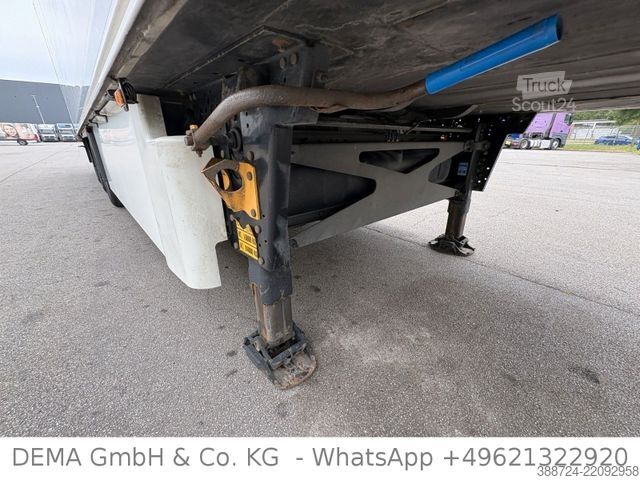 Hűtő félpótkocsi SCHMITZ CARGOBULL SCBS3B*5 Rohrbahnen*Fleischhang*Schmitz-Achsen*