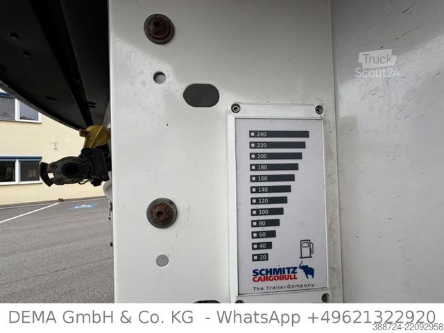 Hűtő félpótkocsi SCHMITZ CARGOBULL SCBS3B*5 Rohrbahnen*Fleischhang*Schmitz-Achsen*