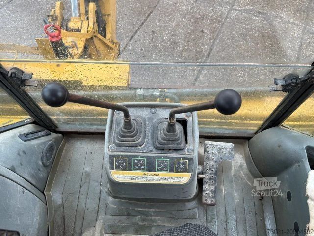 Koparko-ładowarka CATERPILLAR 428 D 4X4 Backhoe Loader