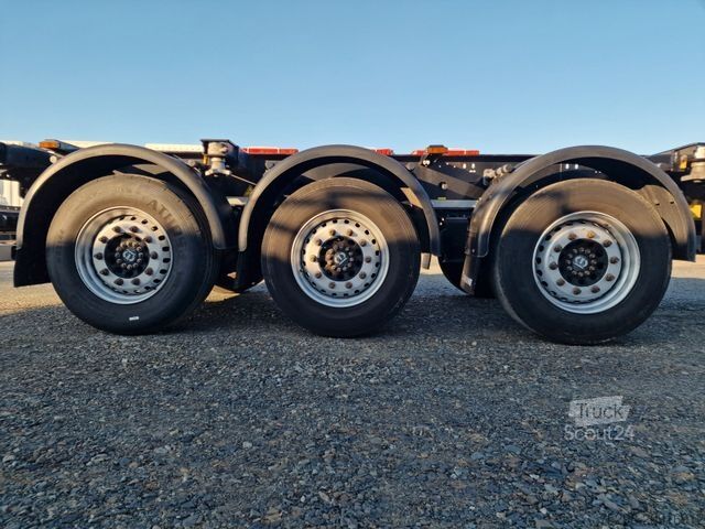 Ημιρυμουλκούμενο εναλλάξιμου αμαξώματος KRONE SD / Liftachse / 11.035-12.640