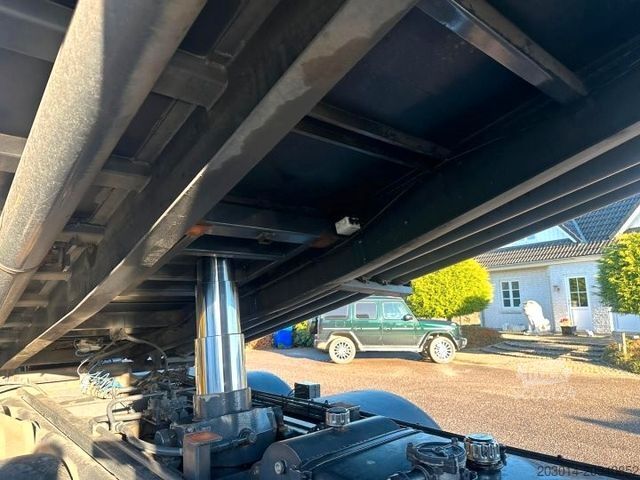 Tipvogn MERCEDES-BENZ Actros 2551 Dreiseiten Getreidekipper 6x2