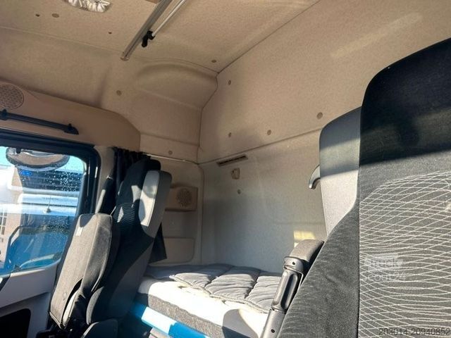 Tipvogn MERCEDES-BENZ Actros 2551 Dreiseiten Getreidekipper 6x2