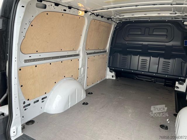 Dobozos furgon MERCEDES-BENZ eVito KA Lang 3Sitzer Kamera Navi Flügeltüren