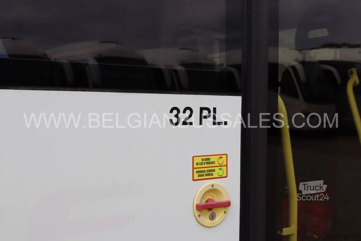 Minibús Iveco Mobi / 8.6m / Euro 6 / 33pl. / Automatic