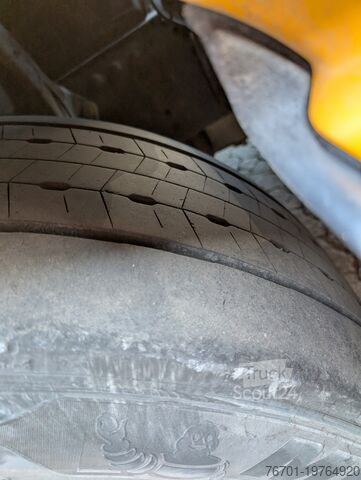 Volumen SZM MAN TGX 18.480 Lowliner Hubsattelplatte