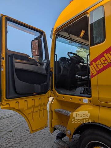 Volumen SZM MAN TGX 18.480 Lowliner Hubsattelplatte