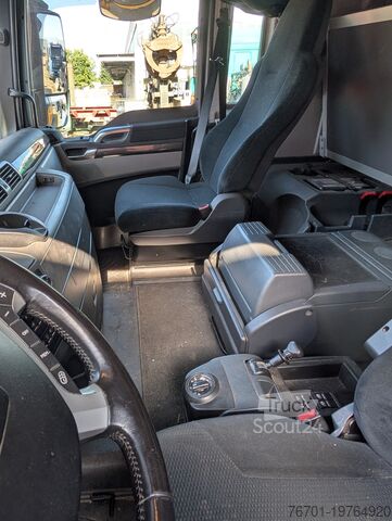 Volumen SZM MAN TGX 18.480 Lowliner Hubsattelplatte
