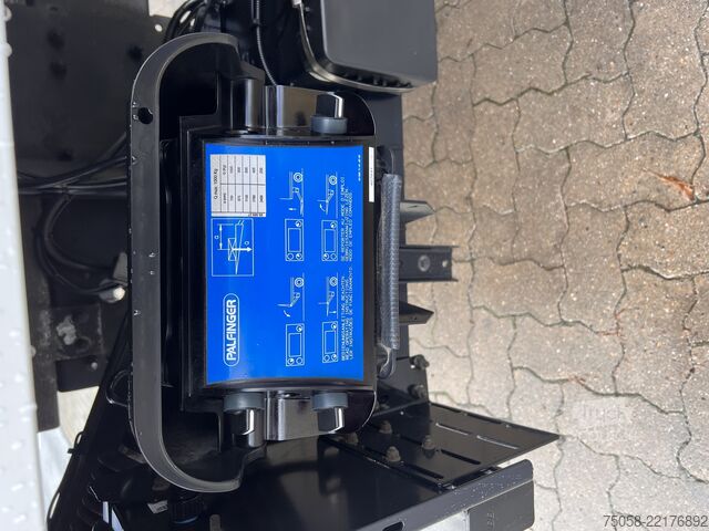 Camião com caixa frigorífica DAF LF 180 - 74 TKm - 1. Hand - EURO6C