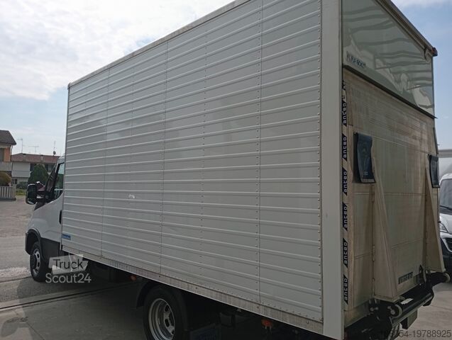 Hidrolik asansörlü panelvan Iveco Daily 35