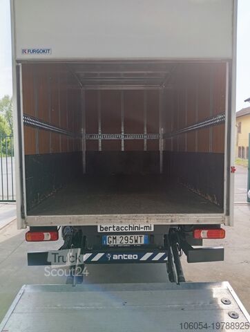 Hidrolik asansörlü panelvan Iveco Daily 35