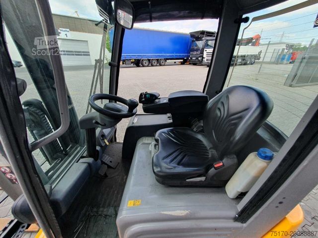 Челен мотокар JUNGHEINRICH EFG 215 / Triplex: 4.25m! / nur 3.439h! / 2022