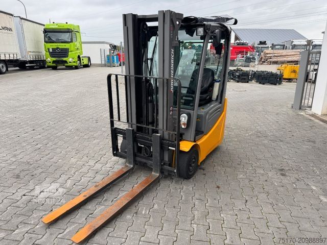 Челен мотокар JUNGHEINRICH EFG 215 / Triplex: 4.25m! / SS / nur 2.819h!