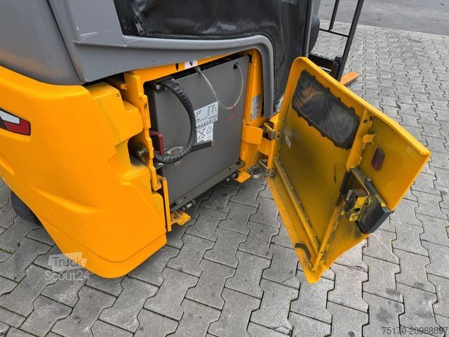 Челен мотокар JUNGHEINRICH EFG 215 / Triplex: 4.25m! / SS / nur 2.819h!