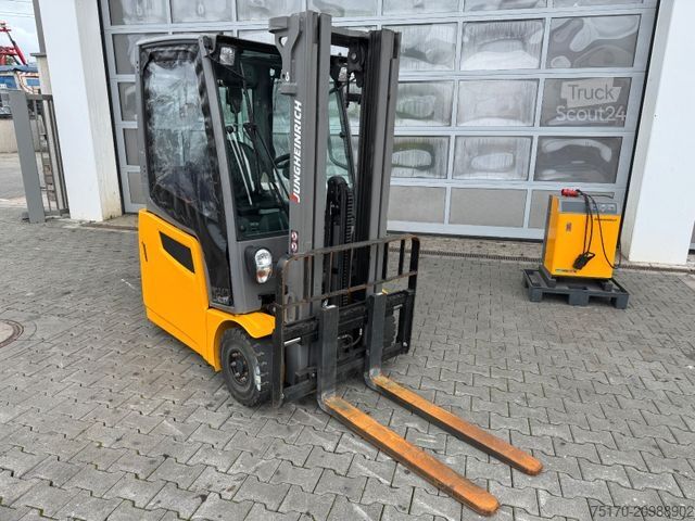 Челен мотокар JUNGHEINRICH EFG 215 / Triplex: 4.25m! / SS / nur 3.298h!