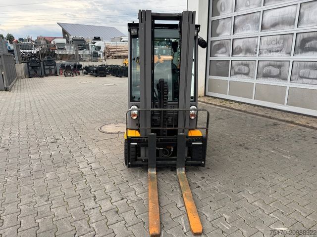 Челен мотокар JUNGHEINRICH EFG 215 / Triplex: 4.25m! / SS / 4.168h / 2024