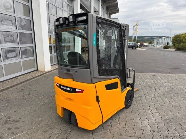 Челен мотокар JUNGHEINRICH EFG 215 / Triplex: 4.25m! / SS / 4.168h / 2024