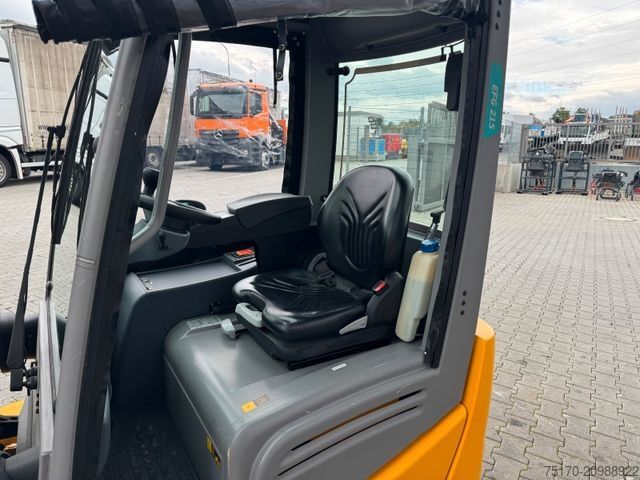 Челен мотокар JUNGHEINRICH EFG 215 / Triplex: 4.25m! / SS / 4.168h / 2024