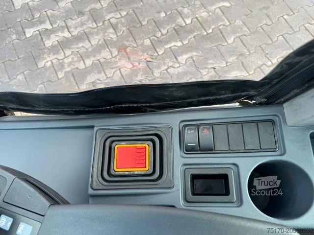 Челен мотокар JUNGHEINRICH EFG 215 / Triplex: 4.25m! / SS / nur 3.092h!