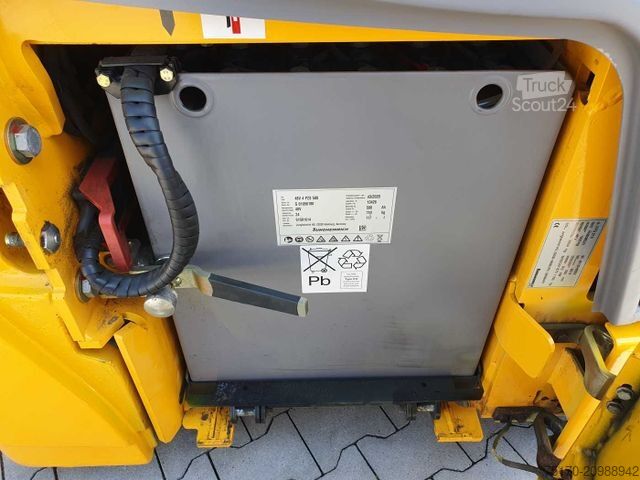 Челен мотокар JUNGHEINRICH EFG 215 / Triplex: 4.25m! / SS /  2.472h! / 2020