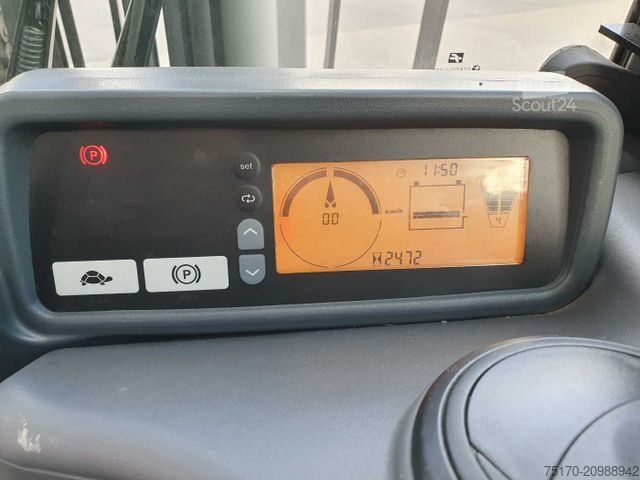 Челен мотокар JUNGHEINRICH EFG 215 / Triplex: 4.25m! / SS /  2.472h! / 2020