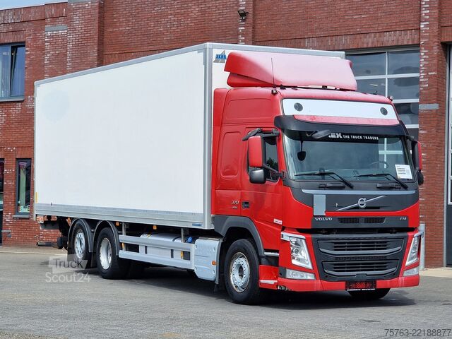 Valiză Volvo FM 370 Globetrotter 6x2*4 - Box with sidedoors ...