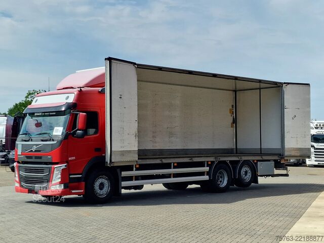 Valiză Volvo FM 370 Globetrotter 6x2*4 - Box with sidedoors ...