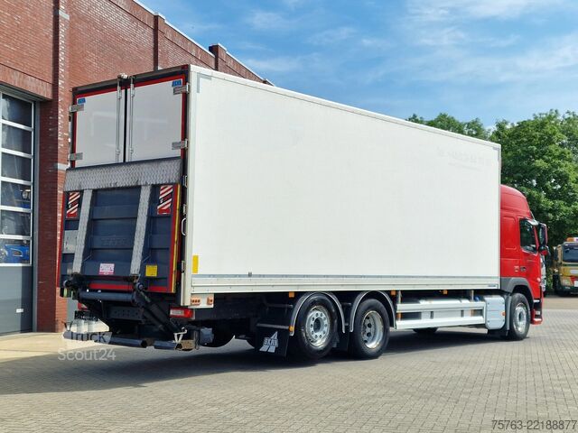 Valiză Volvo FM 370 Globetrotter 6x2*4 - Box with sidedoors ...