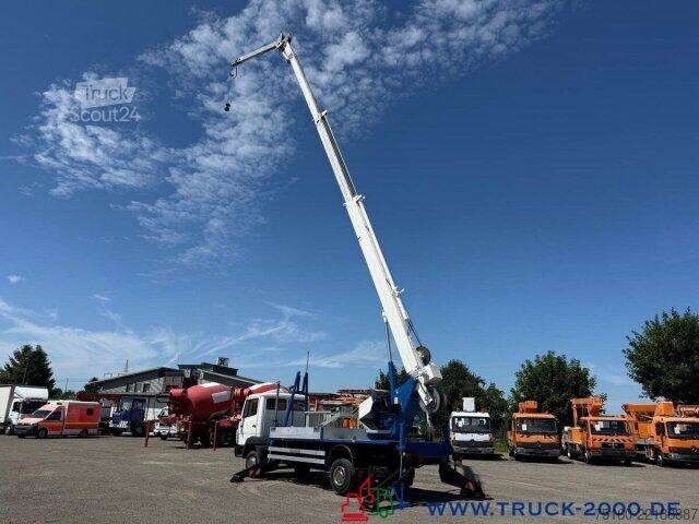Vrachtwagen met kraanopbouw Mercedes-Benz 814 Böcker Montage- Dachdecker+Arbeitskorb 25 M.