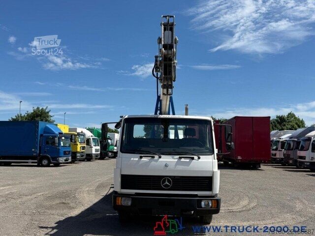 Vrachtwagen met kraanopbouw Mercedes-Benz 814 Böcker Montage- Dachdecker+Arbeitskorb 25 M.
