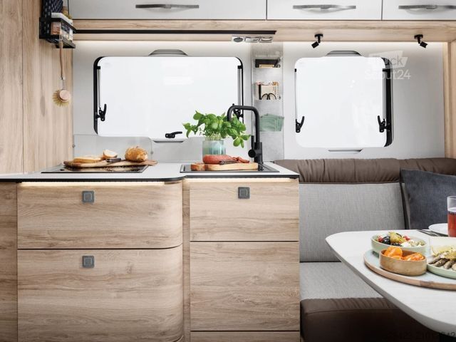 Semi-integrated camper EURAMOBIL Profila T PT 726 EF Dörr 30 Jahre Sonderedition