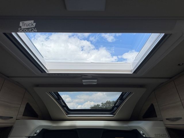 Half-integraal camper EURAMOBIL Profila T 726 QF Luminary -S SAT/SOLAR/VeloSlide