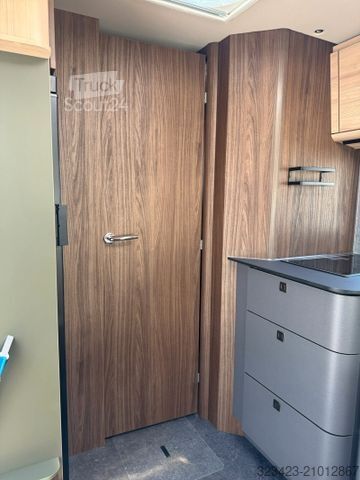 Half-integraal camper EURAMOBIL Profila T 726 QF Luminary -S SAT/SOLAR/VeloSlide