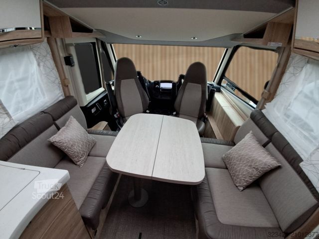 Camping-car intégral EURAMOBIL Integra Line IL 720 EF Solar/Dachklima/Mark/Navi