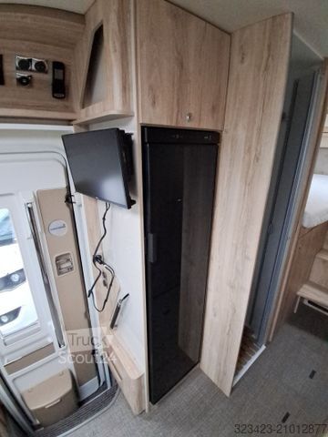 Camping-car intégral EURAMOBIL Integra Line IL 720 EF Solar/Dachklima/Mark/Navi