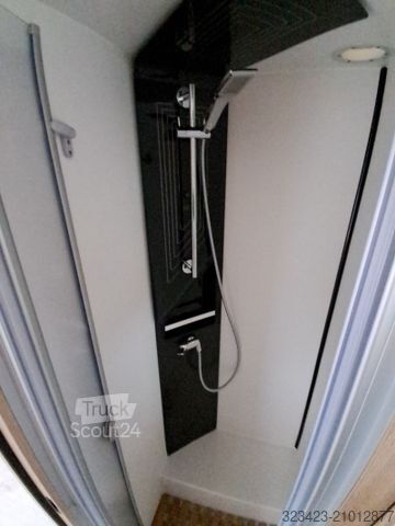 Camping-car intégral EURAMOBIL Integra Line IL 720 EF Solar/Dachklima/Mark/Navi